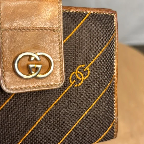vintage Gucci wallet brown with leather late 70s, early 80s interlocking G